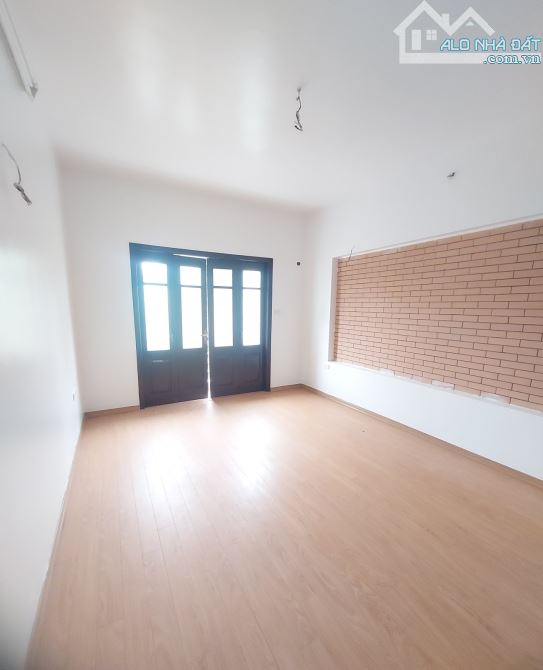 PHÂN LÔ Ô TÔ TRÁNH - CẦU GIẤY - 52M2 SỔ ĐỎ - THỰC TẾ 62M2 - 5 TẦNG - MT 4M - NHỈNH 17 TỶ