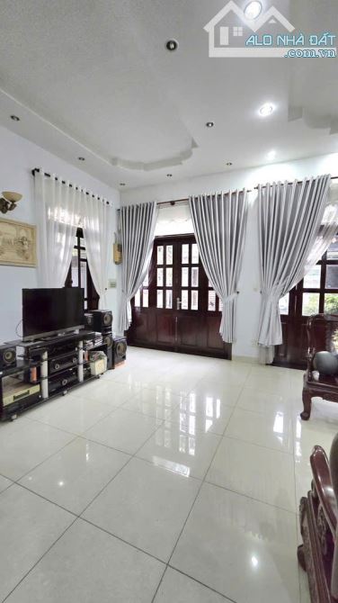 BIỆT THỰ HIỆP BÌNH CHANH - 250m2 - 3 TẦNG - VEN SÔNG