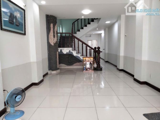 Cho thuê nhà nguyên căn khu An Phú An Khánh làm văn phòng. Liên hệ Ms Thoa