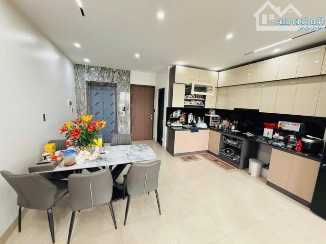 BÁN NHÀ NGỌC THUỴ LONG BIÊN 56m 5 TẦNG MẶT TIỀN 5.1m 14TY6