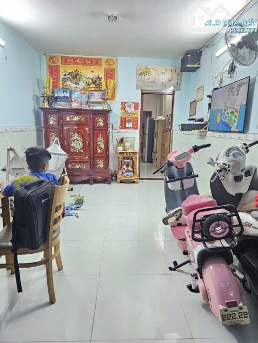 HOT, BÁN GẤP NHÀ SÁT MẶT TIỀN TẠ QUANG BỬU, [P3 Q8] DT: 62M2, 2 TẦNG CHỈ  5.5 TỶ