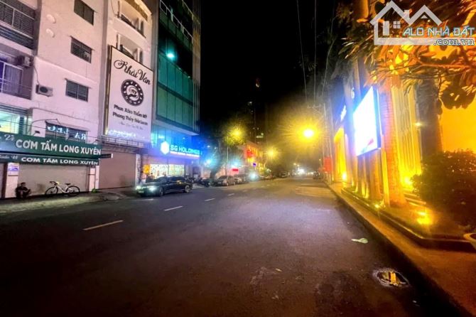 Bán gấp nhà 4 tầng mặt tiền Phan Đăng Lưu, đối diện Nguyễn Kim, Sổ hồng riêng !