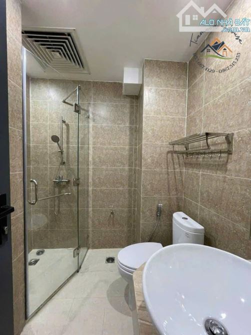 Khai Trương căn hộ ngay trung tâm quận 1, cửa sổ đón nắng, ngay cầu Nguyễn Văn Cừ
