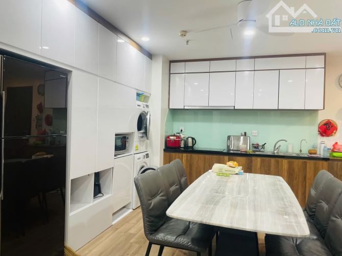 Bán nhà Trần Hưng Đạo, 45m2, 5 tầng, mặt tiền 4m, 14.9 tỷ, kinh doanh đỉnh