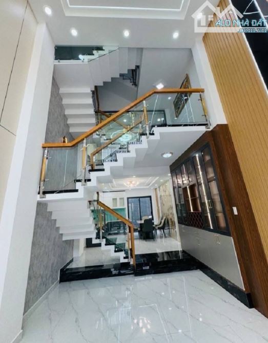 Bán nhà Tân Hòa Đông hẻm 10m thông ( 4 X 17,5 ) 5 tầng xịn sò tặng full nội thất 6,65 tỷ.
