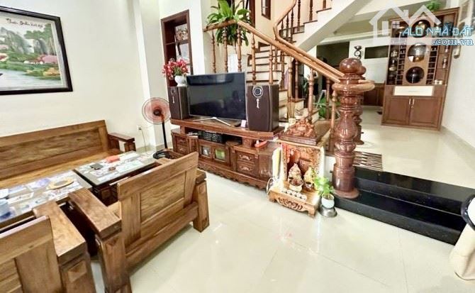 🌊 SIÊU PHẨM PHỐ BIỂN PHƯỚC MỸ – NHÀ 3 TẦNG HIẾM – CHỈ CÁCH BIỂN VÀI BƯỚC – GIÁ 10,5 TỶ