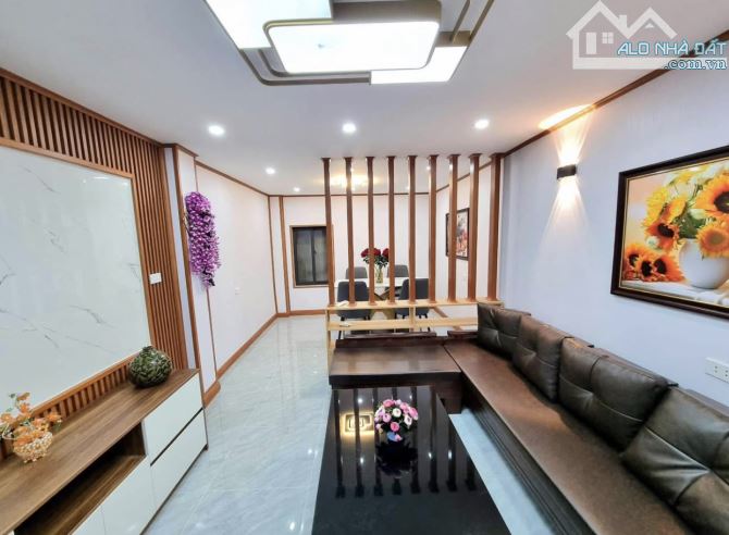 BÁN  GẤP NHÀ ĐẸP . GÀ ĐẺ trứng vàng  . doanh thu 800 Triệu/ năm . 14 phòng khép kín - full