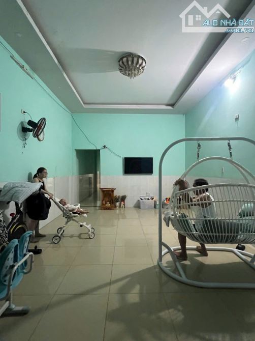 Cho Thuê nhà gần chợ 26, Khu Quân Đoàn 4, đường lớn, chỉ 5,5tr