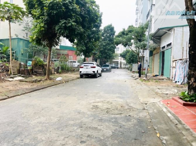 Siêu Hiếm phân lô View trường 50m 6 tầng thang máy  16.x tỷ kinh doanh đỉnh