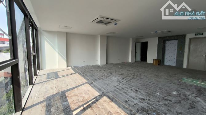 Cho Thuê 4 Tầng Văn Phòng Thông Sàn, Thang Máy Riêng, Mặt Tiền Nguyễn Ngọc Nại – Giá Tốt!