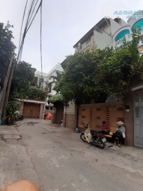 Chính Chủ Giảm 8 Tỷ Bán Biệt Thự Nguyễn Văn Trỗi, Phú Nhuận, 8x29m, 230m2, 3 Lầu