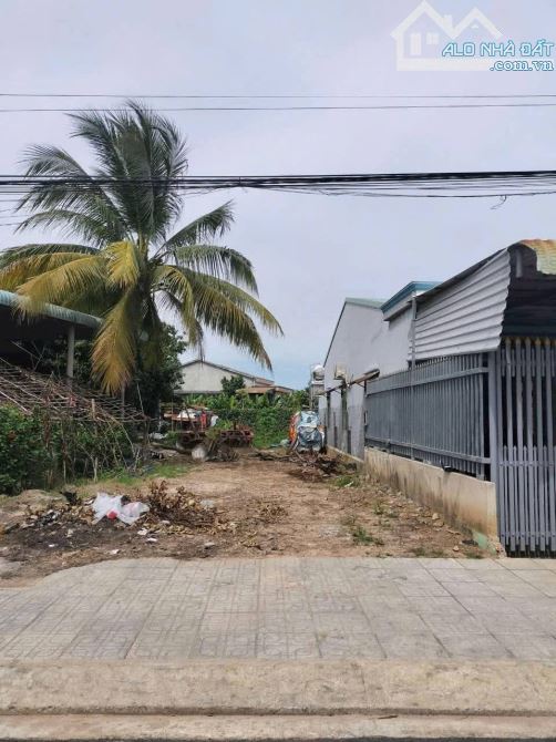 Bán đất Đường Nguyễn Minh Châu Khu phố 2 Thị Trấn Tân Biên, Gần chợ Tân Biên