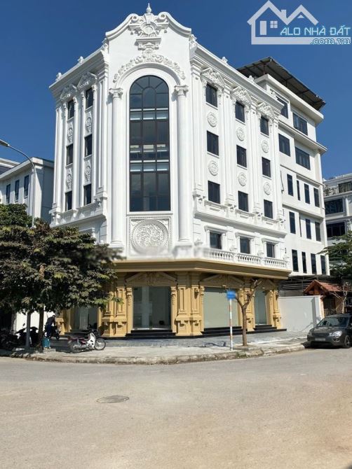 Cho thuê nhà Nguyễn Xiển, 120m2 x 6 tầng, thang máy, 85tr/t