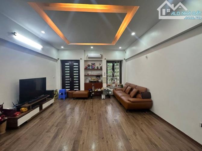 VĂN QUÁN – LIỀN KỀ - KINH DOANH – VỈA HÈ – Ô TÔ – 80M – 5 TẦNG – MT 4,6M - 20 TỶ