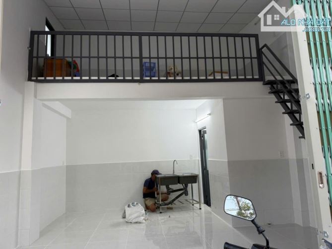 BÁN NHÀ MẶT TIỀN KINH DOANH - GẦN LÊ VĂN VIỆT - CHỢ NHỎ - CHỈ NHĨNH 5 TỶ