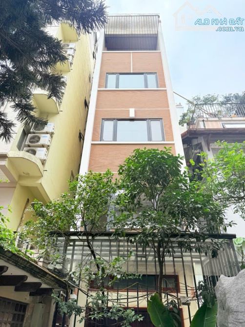 Bán Giảm Giá Nhà Phố Nguyễn Ngọc Vũ Ô tô đỗ cửa 60m x 5 Tầng, Mặt tiền 4m, 16 Tỷ 2.