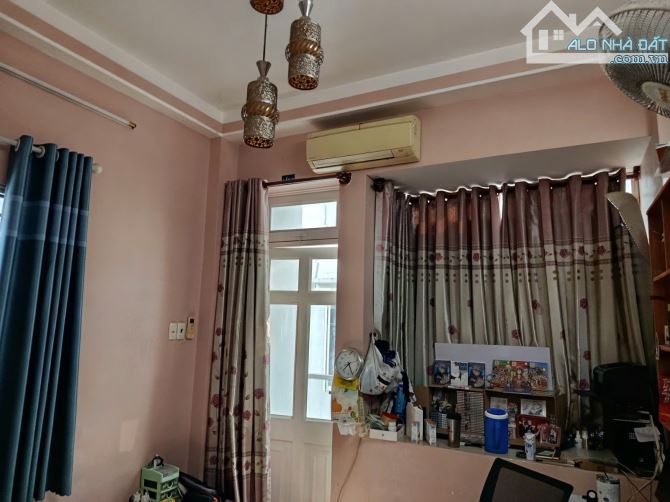 Hẻm Xe hơi Quận 11- 4 tầng 5PN giá chỉ 5 tỷ hơn.