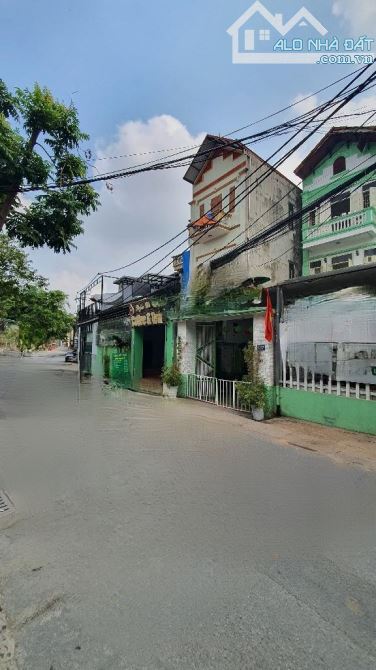 Mặt phố Quang Tiến, Dt 85m2, Lô góc kinh doanh, 14 tỷ. Có bớt. Ô tô tránh.
