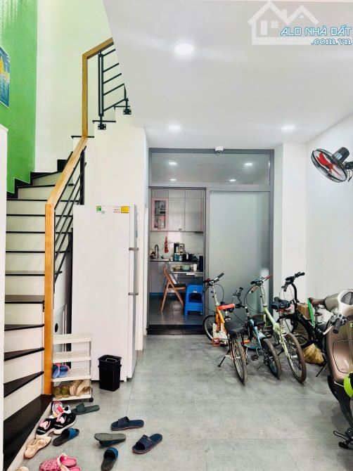 Bán nhà 4 tầng 45m Tân Quý Tân Phú chỉ 5 tỷ 400