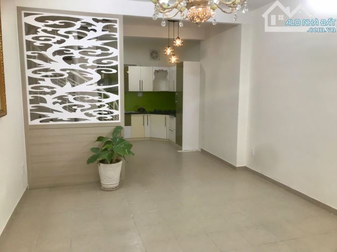 BÁN NHÀ HXH, CÁCH MẠNG THÁNG 8, 2 TẦNG, QUẬN 10, 5,95 TỈ ĐỒNG