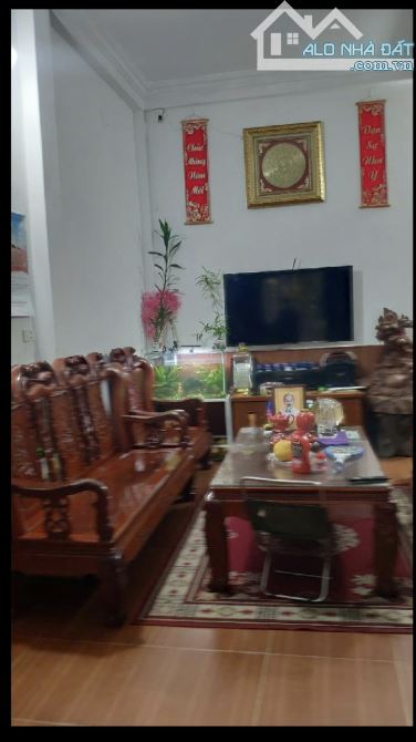 70m. 4 tầng. 6,4 tỷ hơn. P.Liên Mạc, ô tô 7 chỗ qua cửa