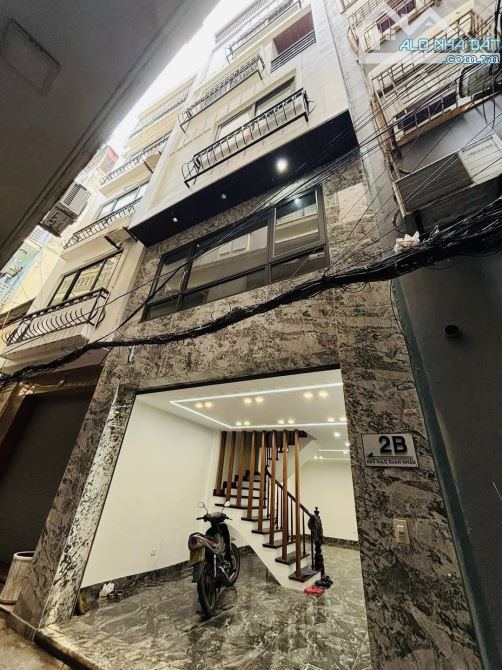 Bán nhà xây mới tại Quan Nhân, 55m2 x 6 tầng, vài bước ra hồ - hơn 11 tỷ