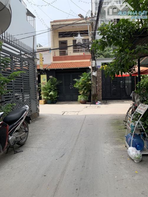 NHÀ ĐẸP HẺM Ô TÔ CÁCH MẠNG THÁNG 8 – P5 TÂN BÌNH – NỞ HẬU TÀI LỘC – GIÁ TỐT
