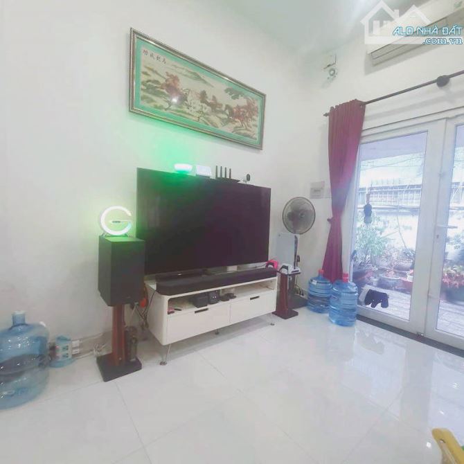 BÁN NHÀ HXH -2 TẦNG -  QUẬN 3 - CÁCH MẠNG THÁNG 8 - PHƯỜNG 9 - 15,9 TỈ ĐỒNG