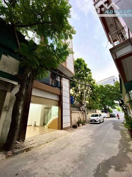 Bán nhà phố Vũ Hữu - 116m2 - phân lô,oto tránh - 20m ra mặt phố - 22 tỷ