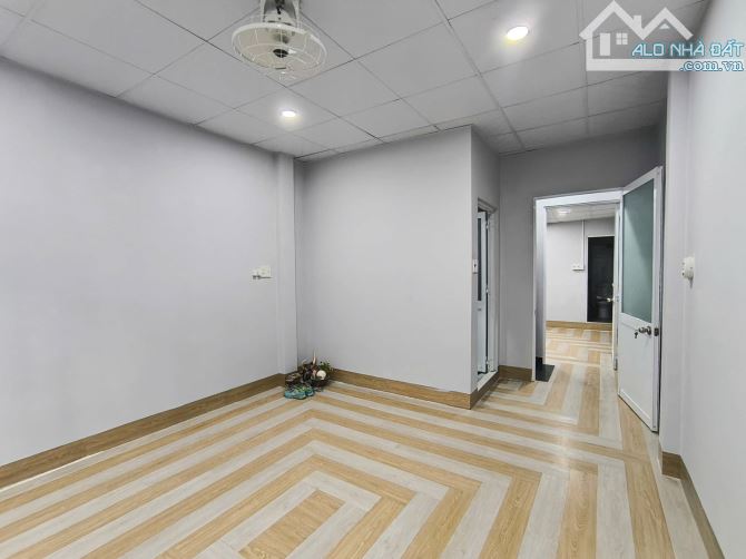 BÁN NHÀ 2 TẦNG - PHƯỜNG 8 - CMT8 - 40M2 - 5,85 TỈ ĐỒNG