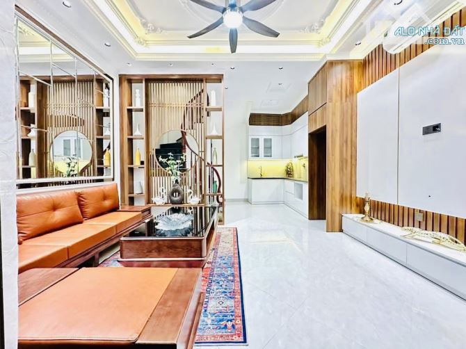 cần bán nhà Yên Hoà 5T - 32m ,đẹp mê li ,nội thất xịn - Nhỉnh 7 tỷ