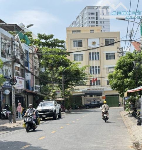 BÁN NHÀ PHỐ LIỀN KỀ SANG TRỌNG MẶT TIỀN TRỊNH ĐÌNH TRỌNG TÂN PHÚ 11.35 TỶ