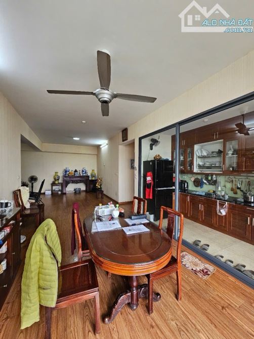 Bán căn 3 ngủ 129m2 giá tốt, tại NO4B ngoại giao đoàn Bắc Từ Liêm, tiện ích đồng bộ