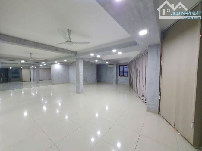 bán nhà phố khu bàn cơ 4 tầng 123m2 ngang 9m giá 15 tỷ mặt tiền đường Âu Cơ