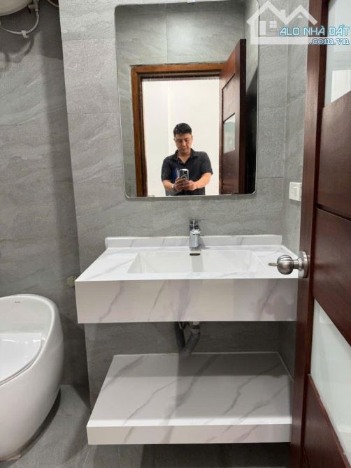 Nhỉnh 12 tỷ ô tô Tránh Nhau . 6 Tầng Thang Máy , Vỉa Hè Đá Bóng Tại trung Tâm Quận Đống Đa - 10