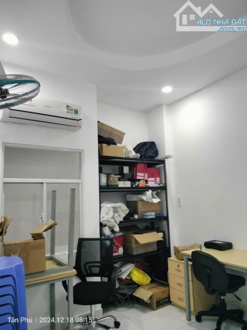 MTKD Nguyễn Xuân Khoát, Tân Phú, 76m2, 4 Tầng, 7,4m x 10,3m, chỉ 15,5 tỷ - 10