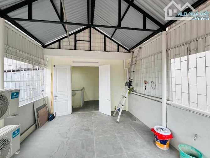 BÁN NHÀ 5 TẦNG DÂN XÂY Ở CỰC SƯỚNG, GẦN HỒ TÂY , NHÀ TRONG NGÕ 89 LẠC LONG QUÂN GIÁ 5.7 TỶ - 11