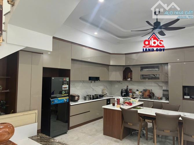 Bán nhà 1 trệt 2 lầu vị trí kp11 An Bình, 6x24 full thổ cư Giá chỉ 6ty8 - 1