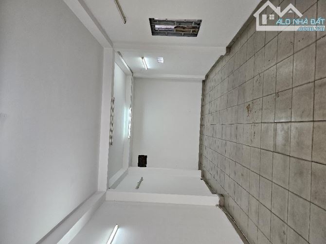 HẺM 5M XE HƠI NGỦ TRONG NHÀ - HƯƠNG LỘ 2 - GIÁP TÂN PHÚ 4 TẦNG- NGANG 5 DÀI 13 CHỈ 5.55 TỶ - 1