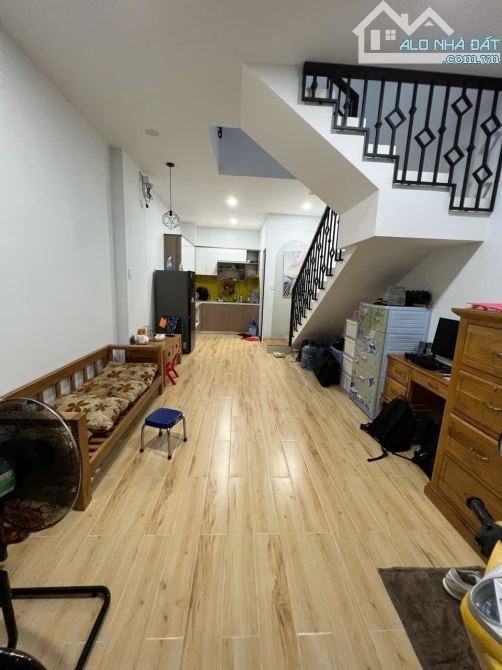 HẺM XE HƠI LÊ QUANG ĐỊNH - DT 3.8M x 10M - SÁT MẶT TIỀN - NHÀ MỚI HOÀN CÔNG - CHỈ 5.X - 1