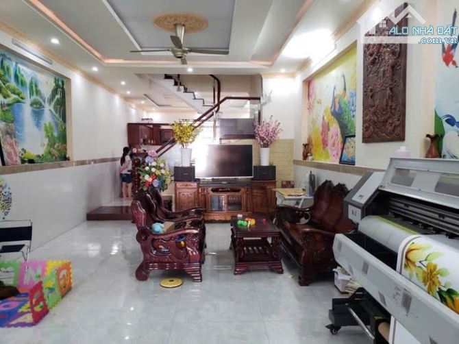 Nhà 3 tầng hẻm 7m khu phân lô đồng bộ đường HÀ HUY GIÁP phường THẠNH LỘC Q12. dt 120m²(5m - 1