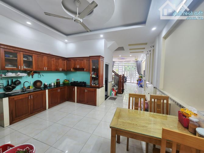 Bán nhà 2 tầng mới ở ngay, đường nhựa 14m – Trung tâm Thuận An – Giá chỉ 3 tỷ nhỉnh - 1