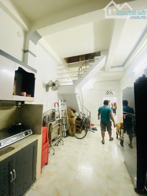 Bán nhà 3 tầng, 56m2,  hẻm Văn Thân quận 6, nở hậu chỉ 5.5 tỷ - 1