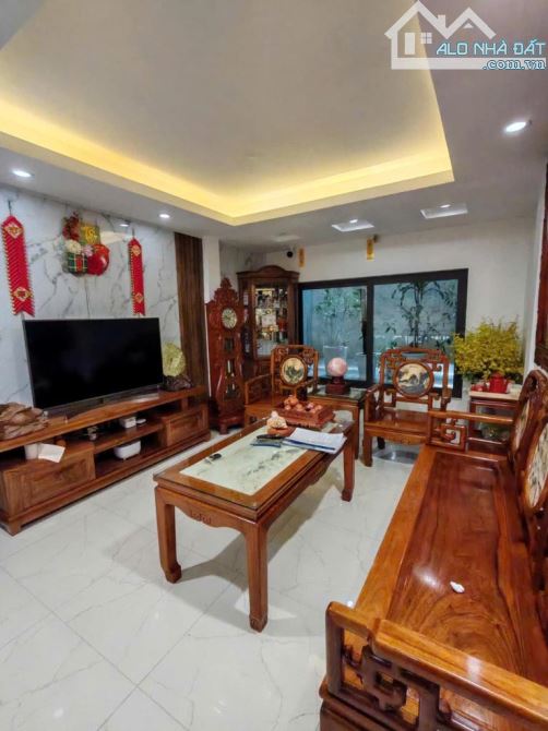 [HOT] Nhà phân lô ô bàn cờ – Ngõ 151 Đức Cảnh  – Vị trí đẹp –Diện tích 45m2 ,5 tầng ,giá t - 1