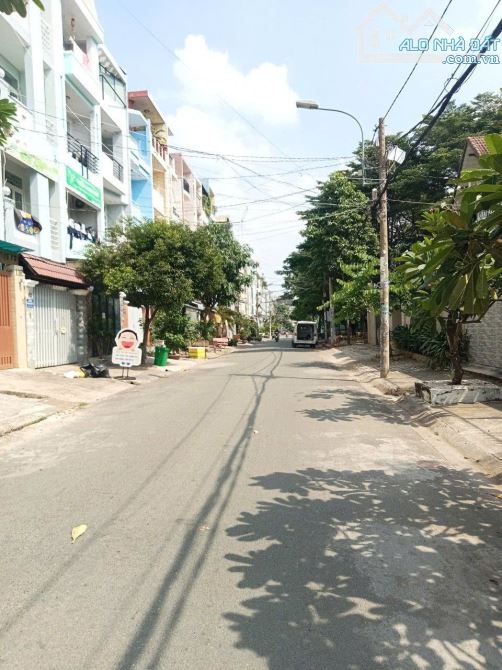 SĂN SALE ! NHÀ BÁN ĐƯỜNG SỐ 24 P11 Q6 (4X24) LỬNG 3 LẦU. HDT 22 TRIỆU/ THÁNG. CHỈ 14,5 TỶ - 1