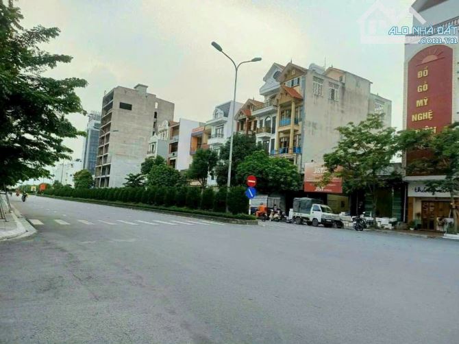 MẶT CV NGUYỄN VĂN CỪ, PHÙ KHÊ C,C,B,Á,N 1 LÔ ĐẤT GẦN 100M2 MT4,5 - 5 TỶ - 1