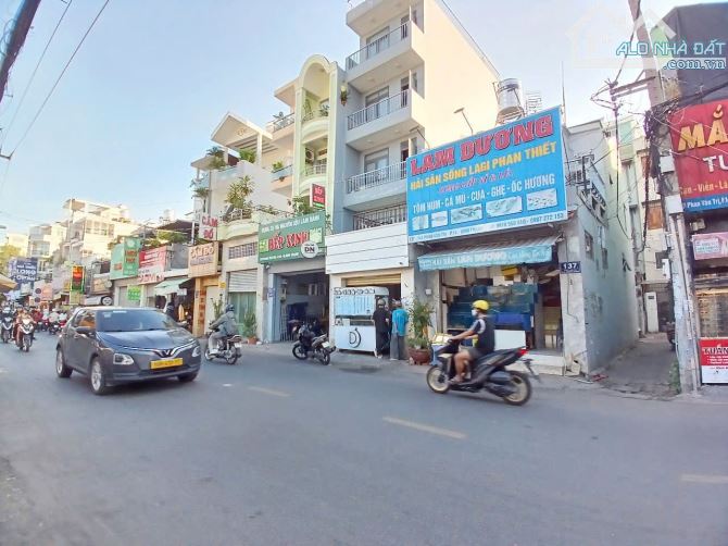 GÓC 3 MẶT TIỀN PHAN VĂN TRỊ - P14 - 63m2- 3T - 12.8 Tỷ  - VỊ TRÍ CỰC ĐẸP GẦN LÊ QUANG ĐỊNH - 1