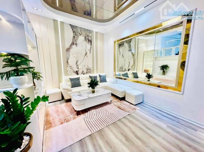 SIÊU HOT!NHÀ ĐẸP ĐÊ LA THÀNH-BA ĐÌNH-6 TẦNG-MẶT TIỀN 8.4M - 1