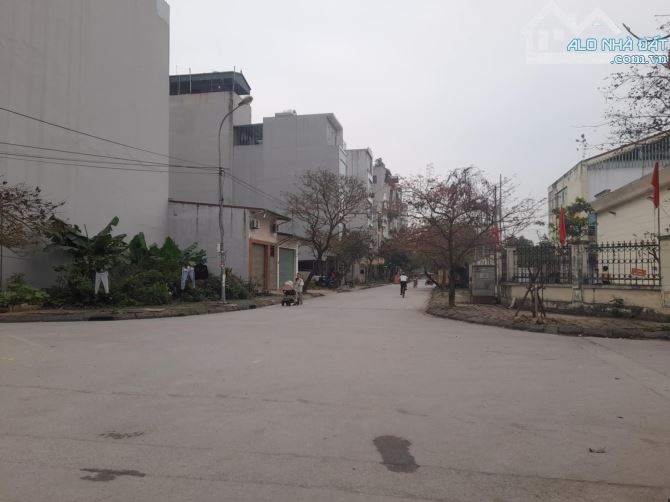 ĐẤT ĐẤU GIÁ ĐỒNG MAI LÔ GÓC ĐƯỜNG 2ÔTÔ TRÁNH - 1
