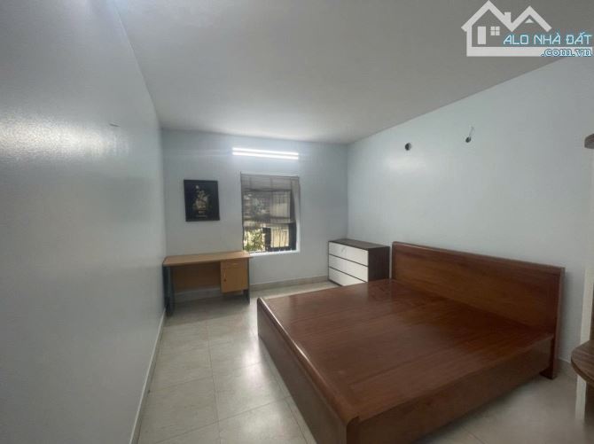Cho thuê căn hộ Tập thể tầng 3 Phố Kim Liên, 73m2, 2 ngủ, ở hộ GĐ, 10 Triệu - 1
